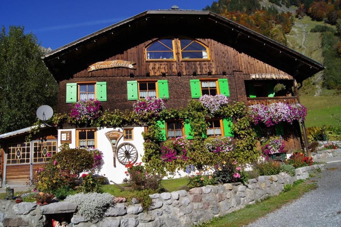 Haus Alpele Apartamento Klosterle am Arlberg Exterior foto